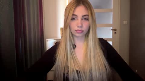 Lily online show from 04/27/26, 06:06