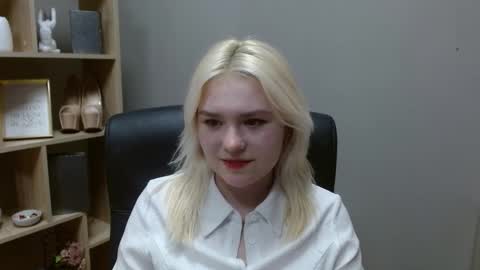 Lily online show from 02/18/26, 02:46