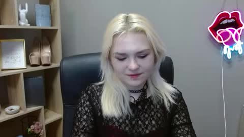 Lily online show from 02/20/26, 07:43