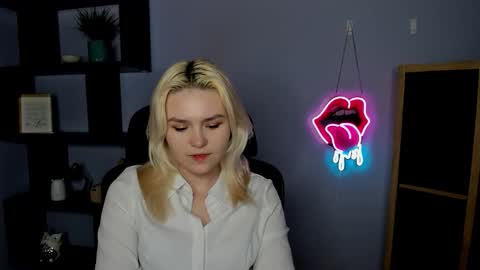 Lily online show from 03/02/26, 07:26