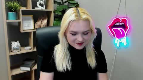 Lily online show from 04/02/26, 01:31