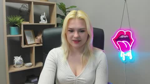 Lily online show from 05/06/26, 06:52