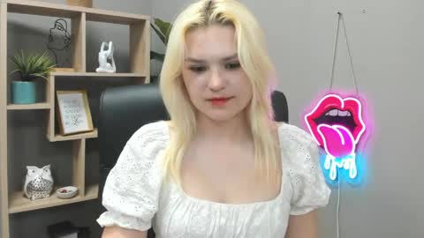 Lily online show from 05/27/26, 06:32