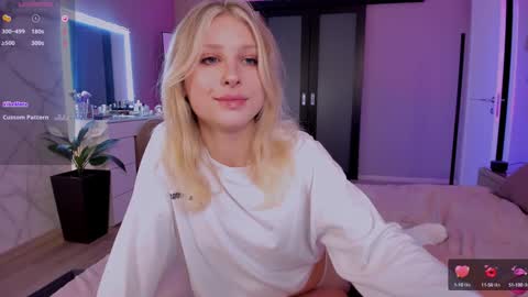 Snapshot of lilyvibe chatting on 02/08/25, 04:04 Lily online show from 02/08/25, 04:04