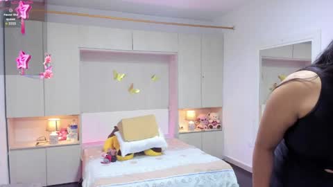 lilywhitee1 online show from 04/21/26, 04:08