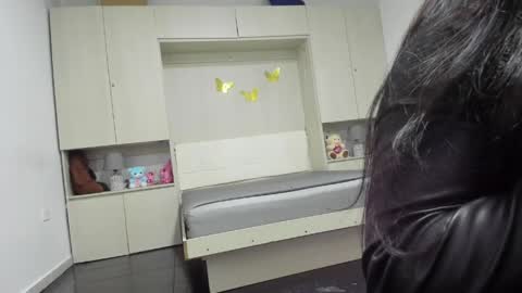 lilywhitee1 online show from 06/06/26, 04:06