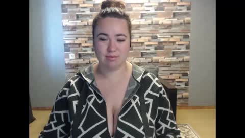 Snapshot of limalagris chatting on 10/26/25, 06:08 busty princess online show from 10/26/25, 06:08