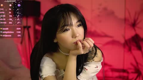 Lin Use menu to play with me  online show from 02/06/25, 08:45