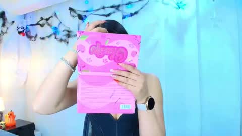  Lina Bedoya  online show from 10/25/25, 11:40