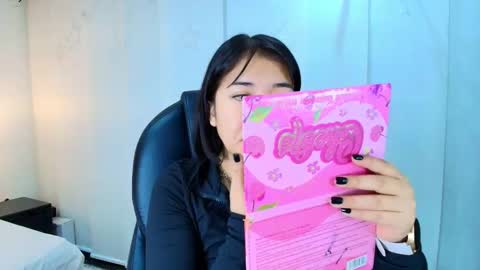  Lina Bedoya  online show from 12/01/25, 11:37