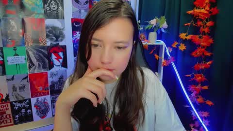 Lina online show from 12/19/24, 02:23