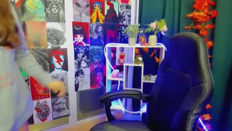 Lina online show from 12/20/24, 05:25