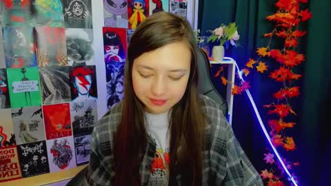 Lina online show from 12/23/24, 02:13