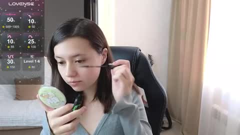 Lina online show from 10/17/25, 11:02