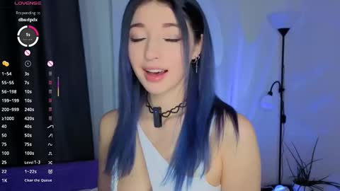 Lina online show from 10/30/25, 04:58