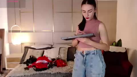 Lina online show from 09/23/25, 08:01