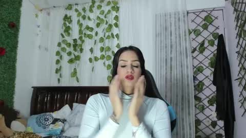 paola online show from 03/09/25, 01:25