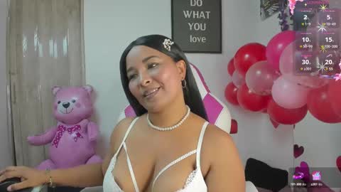 Snapshot of lina_sanchezih chatting on 02/14/25, 03:05 LINA SANCHEZ online show from 02/14/25, 03:05