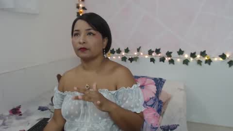 Snapshot of lina_sanchezih chatting on 10/08/25, 01:20 LINA SANCHEZ online show from 10/08/25, 01:20