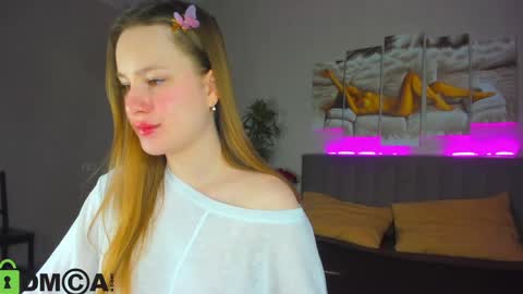 Snapshot of lina_smilee chatting on 05/15/26, 01:12 Lina online show from 05/15/26, 01:12