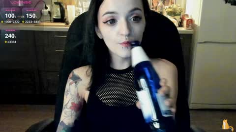 Lina 3  1715622743 online show from 01/02/25, 08:24