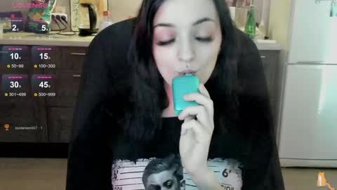 Lina 3  1715622743 online show from 09/15/25, 08:25