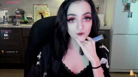 Lina 3  1715622743 online show from 09/18/25, 07:21