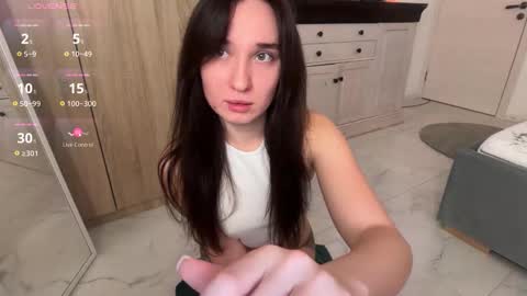 Lina online show from 11/14/25, 09:24