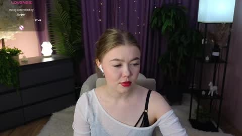 Lina online show from 04/05/26, 05:15