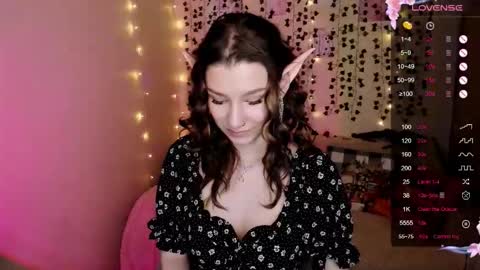 Snapshot of linablossom chatting on 10/30/25, 08:16 Lina online show from 10/30/25, 08:16