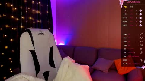 Snapshot of linablossom chatting on 11/29/25, 08:17 Lina online show from 11/29/25, 08:17