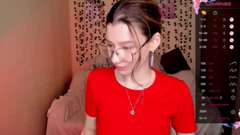 Snapshot of linablossom chatting on 11/30/25, 07:12 Lina online show from 11/30/25, 07:12