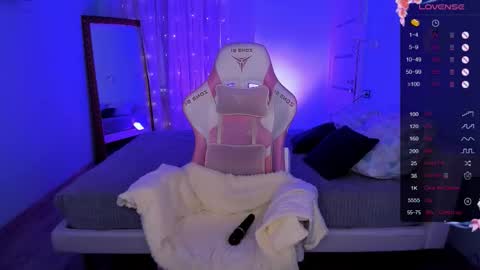 Snapshot of linablossom chatting on 12/01/25, 08:30 Lina online show from 12/01/25, 08:30