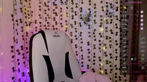 Snapshot of linablossom chatting on 02/01/26, 06:12 Lina online show from 02/01/26, 06:12