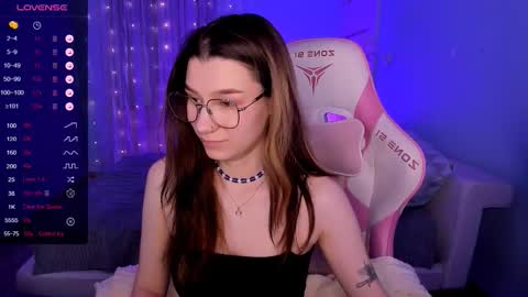 Snapshot of linablossom chatting on 02/17/26, 08:11 Lina online show from 02/17/26, 08:11