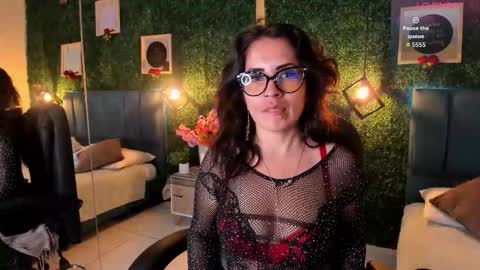 Lina  online show from 09/25/25, 11:58