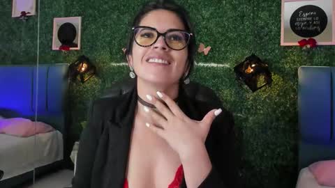 Lina  online show from 11/13/25, 11:42