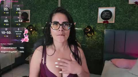 Lina  online show from 11/14/25, 11:53