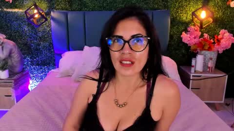 Lina  online show from 11/22/25, 12:59