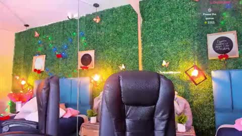 Lina  online show from 12/02/25, 11:26