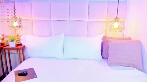 Snapshot of linaglam chatting on 01/30/25, 10:41 LinaGlam online show from 01/30/25, 10:41
