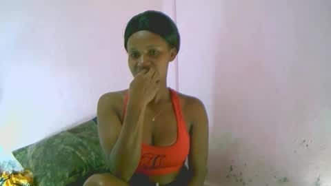 linah1123 online show from 04/05/26, 09:23