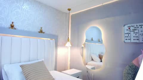 Snapshot of linalanm chatting on 09/16/25, 04:13 L I N A  online show from 09/16/25, 04:13