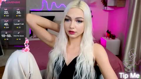 Snapshot of linalirian chatting on 09/26/25, 02:21 I am Lina online show from 09/26/25, 02:21