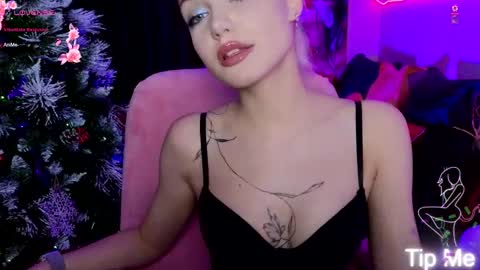 Snapshot of linalirian chatting on 01/15/26, 06:33 I am Lina online show from 01/15/26, 06:33