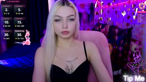 Snapshot of linalirian chatting on 02/25/26, 10:03 I am Lina online show from 02/25/26, 10:03