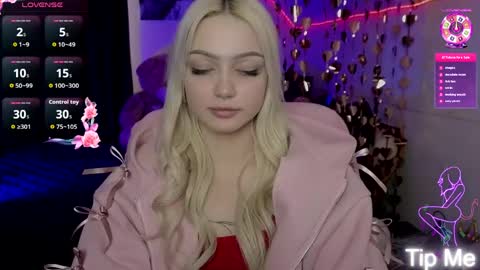 I am Lina online show from 04/17/26, 10:07