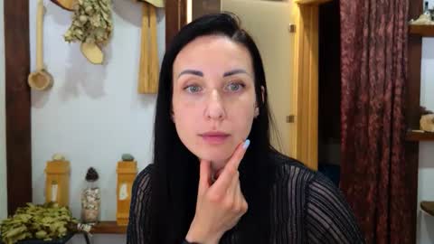 Snapshot of linalivee chatting on 05/13/26, 09:00 LinaLivee online show from 05/13/26, 09:00