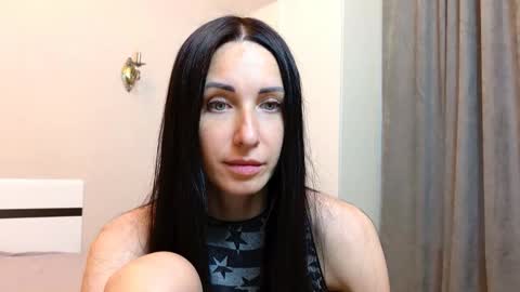 Snapshot of linalivee chatting on 06/06/26, 04:44 LinaLivee online show from 06/06/26, 04:44