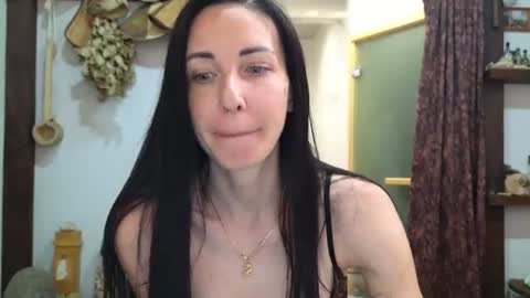 Snapshot of linalivee chatting on 07/16/26, 06:14 LinaLivee online show from 07/16/26, 06:14